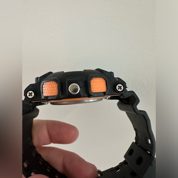 Kodiak men’s watch orange and black digital - Picture 10 of 13